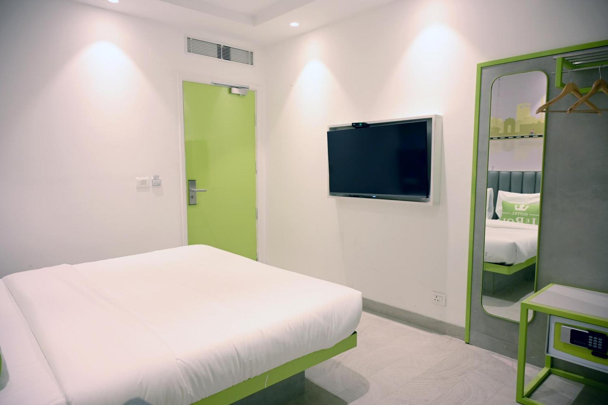 Hotel Le Roi Express Karol Bagh Delhi  Esterno foto