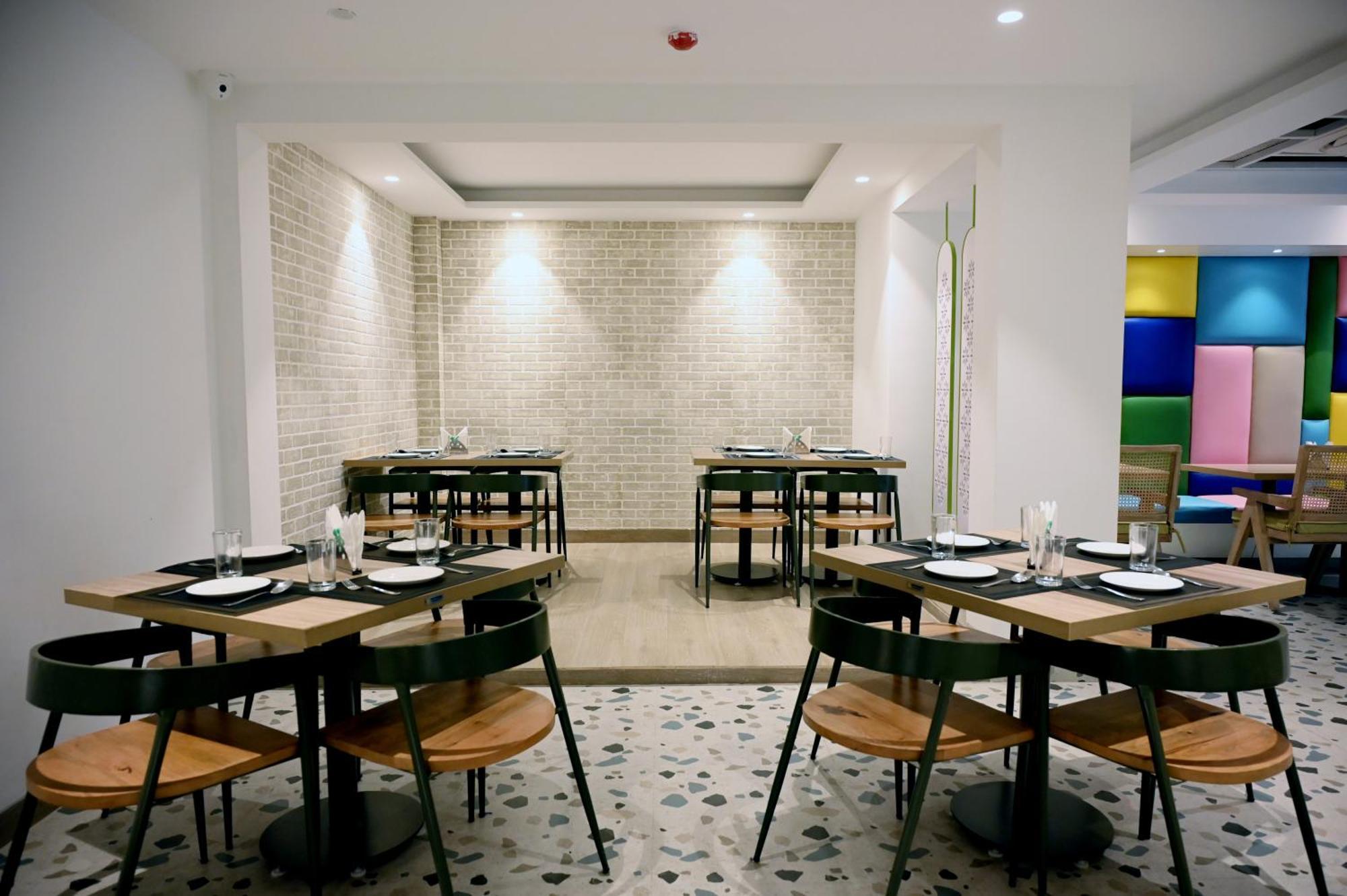 Hotel Le Roi Express Karol Bagh Delhi  Esterno foto