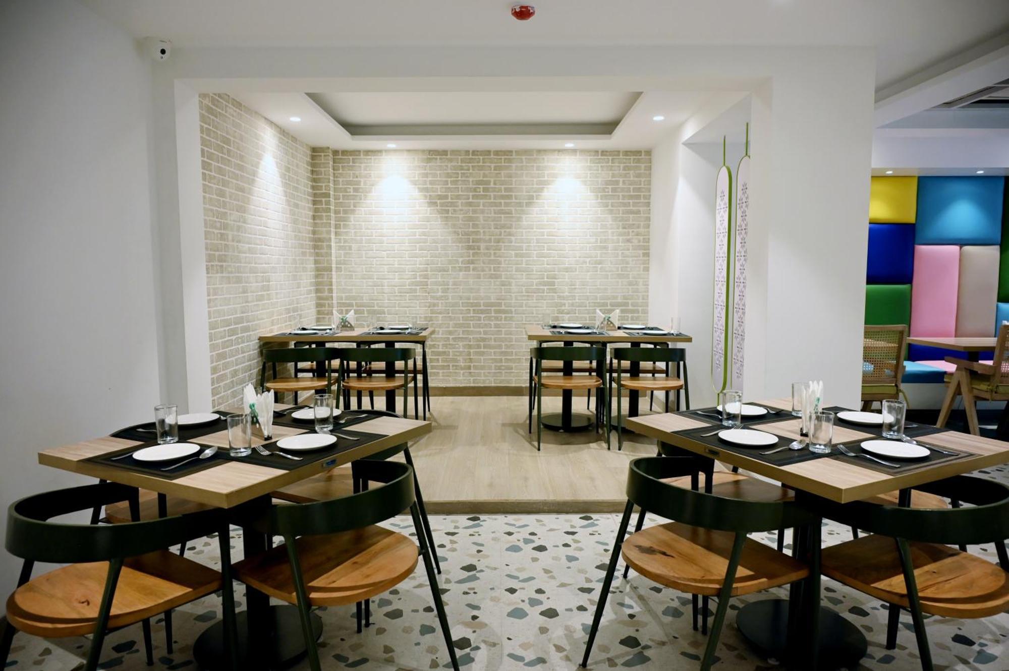 Hotel Le Roi Express Karol Bagh Delhi  Esterno foto
