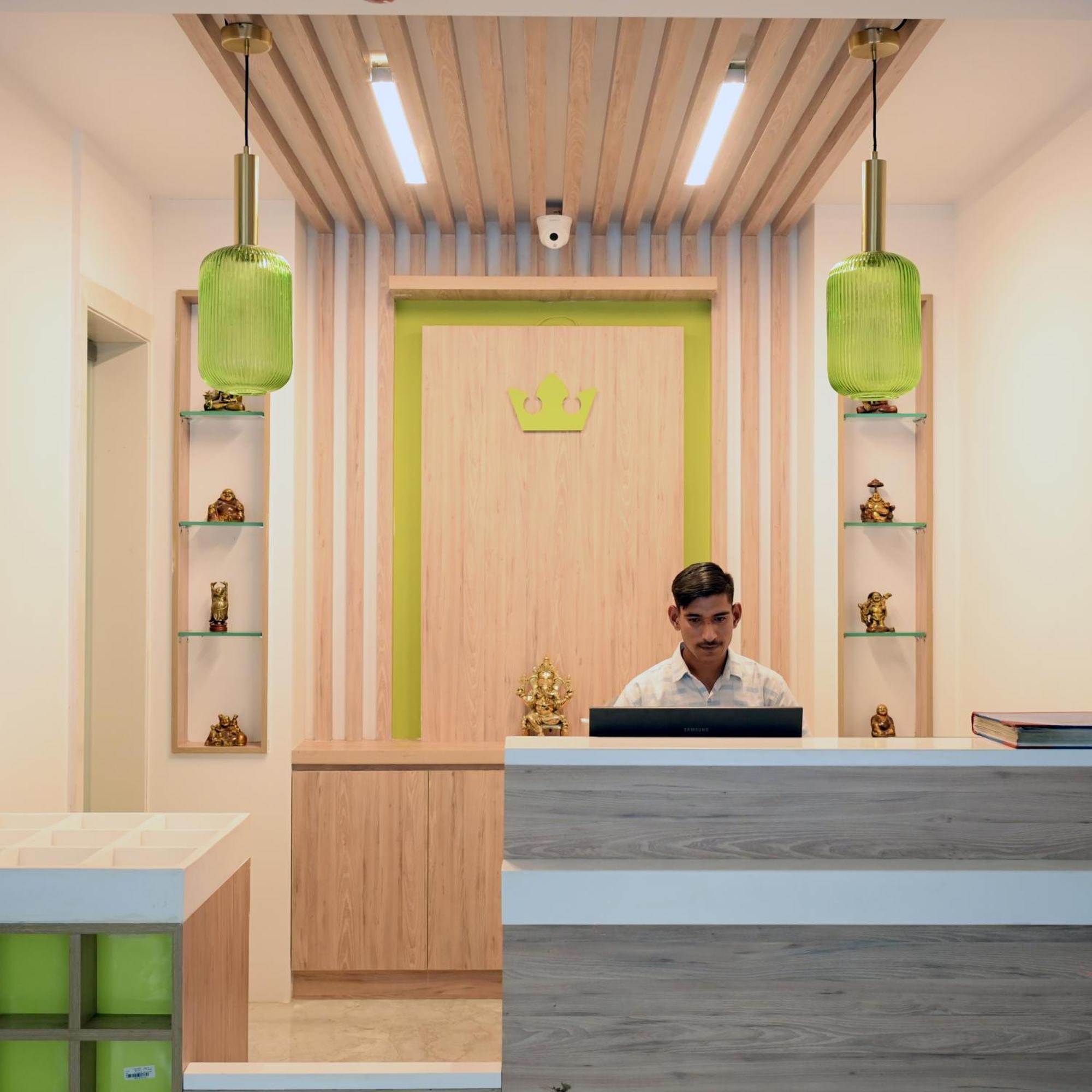 Hotel Le Roi Express Karol Bagh Delhi  Esterno foto